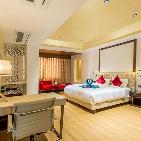 Hotel Abika Elite Удджайн Екстер'єр фото