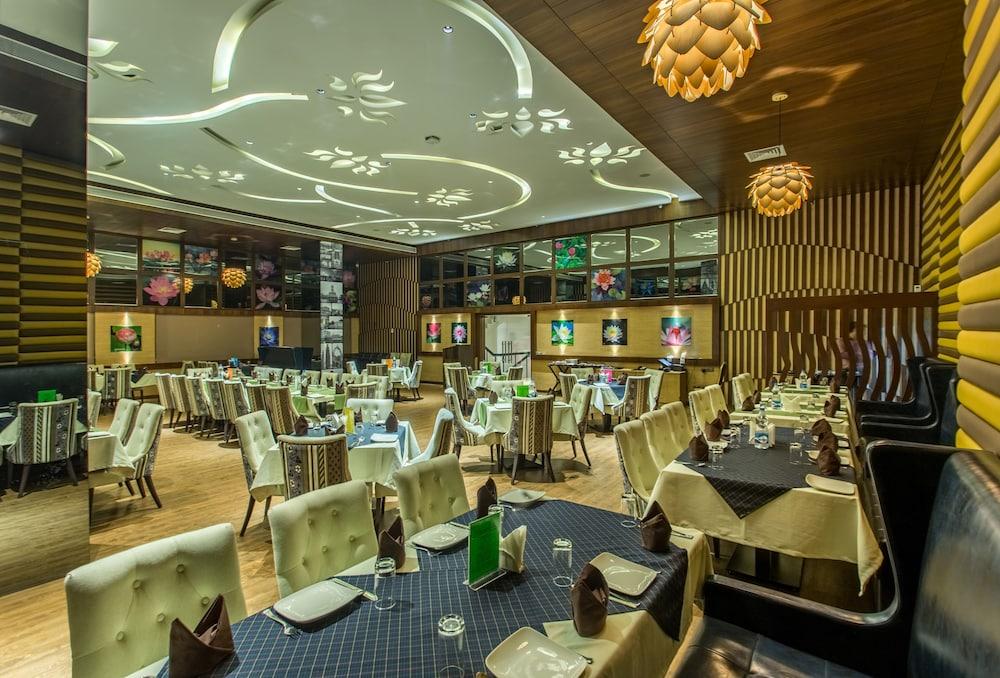 Hotel Abika Elite Удджайн Екстер'єр фото