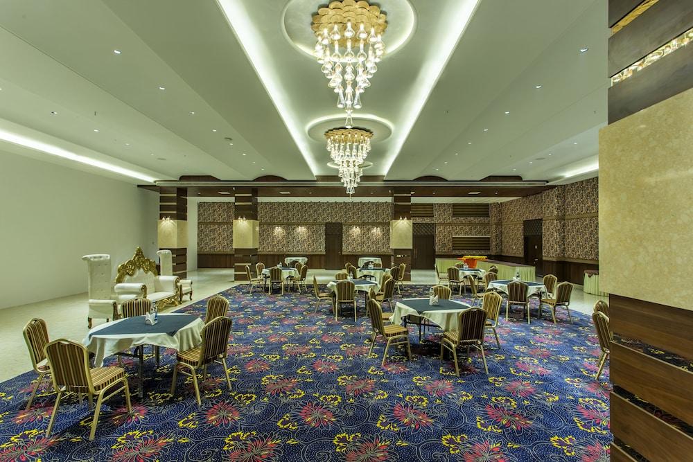 Hotel Abika Elite Удджайн Екстер'єр фото