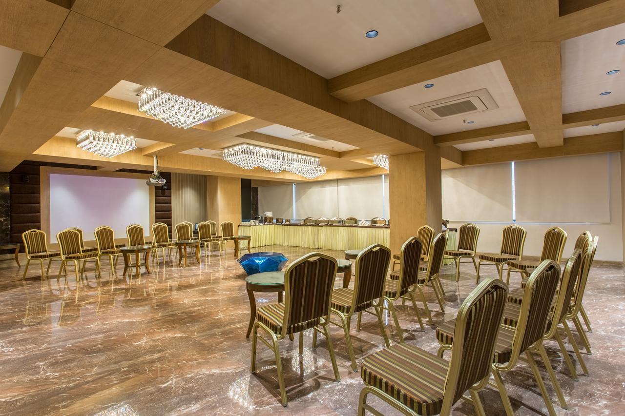 Hotel Abika Elite Удджайн Екстер'єр фото