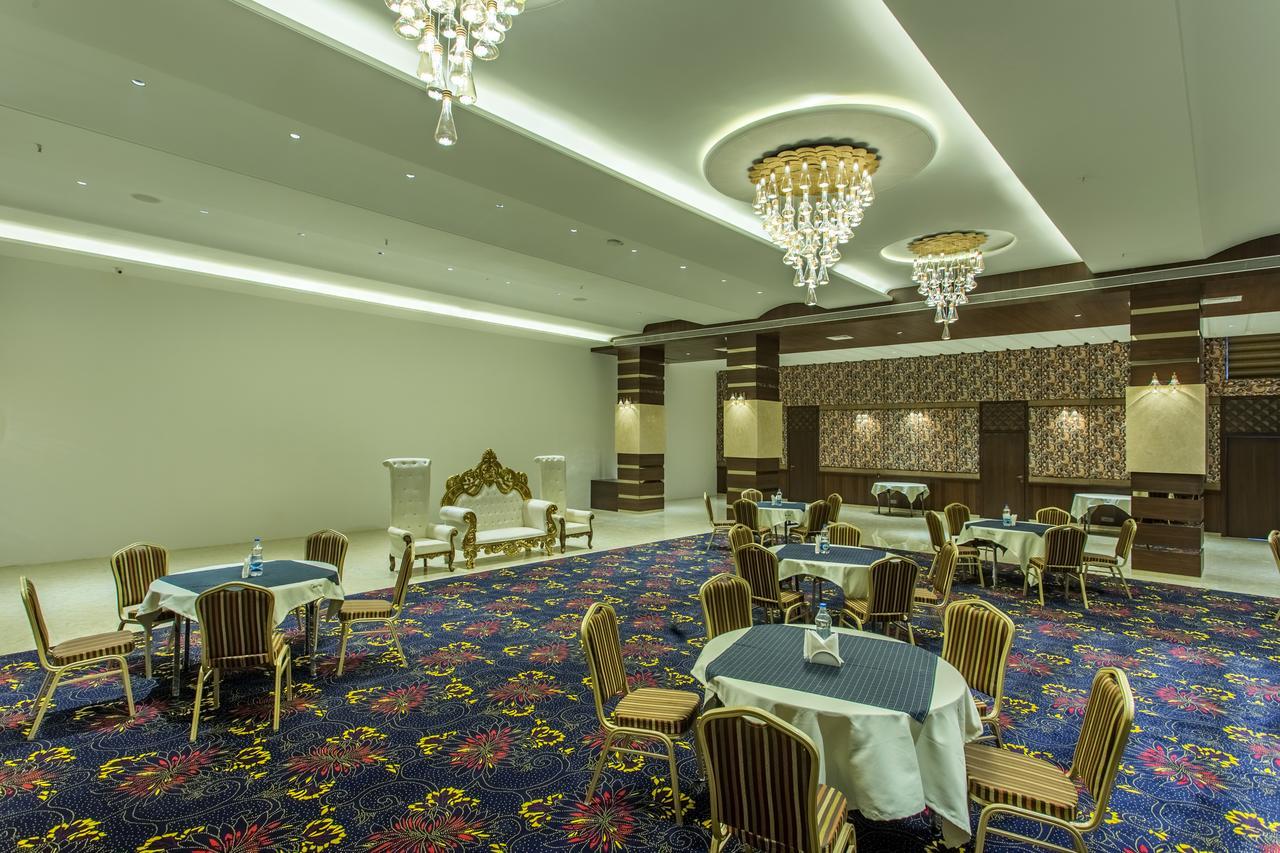 Hotel Abika Elite Удджайн Екстер'єр фото